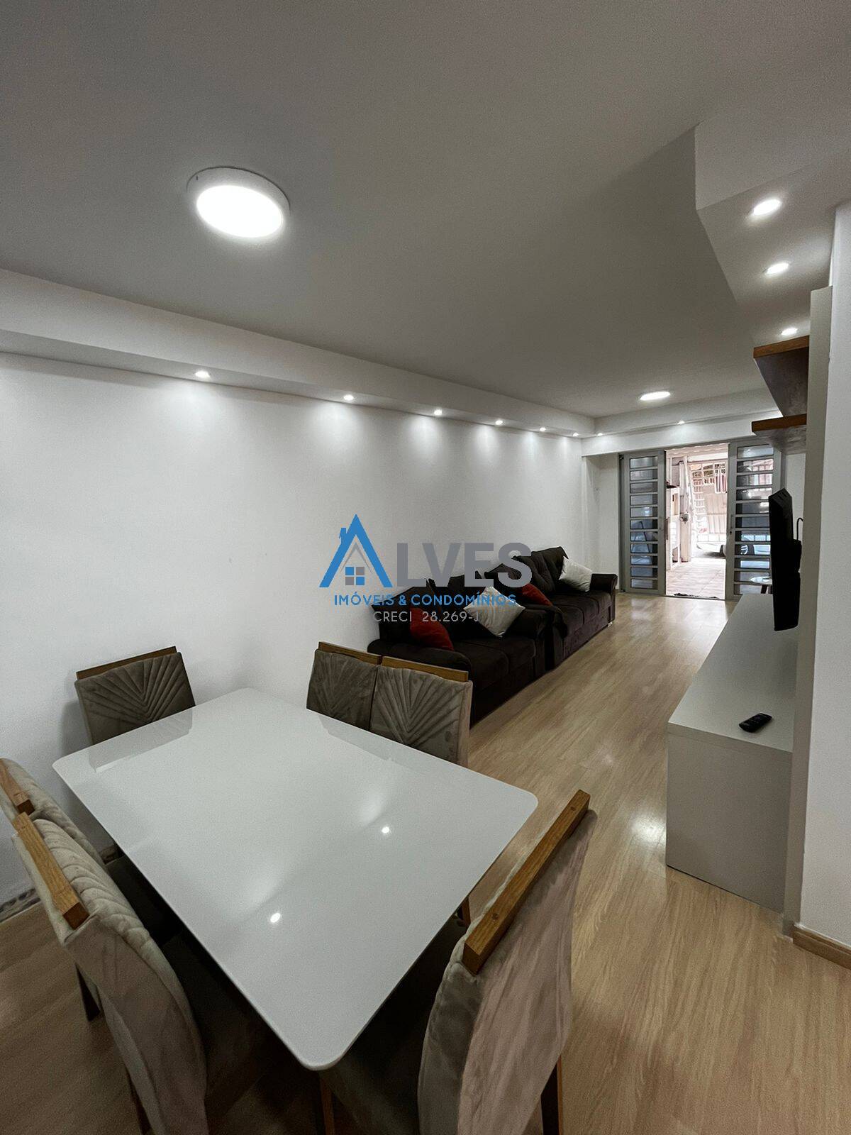 Casa à venda com 4 quartos, 154m² - Foto 14