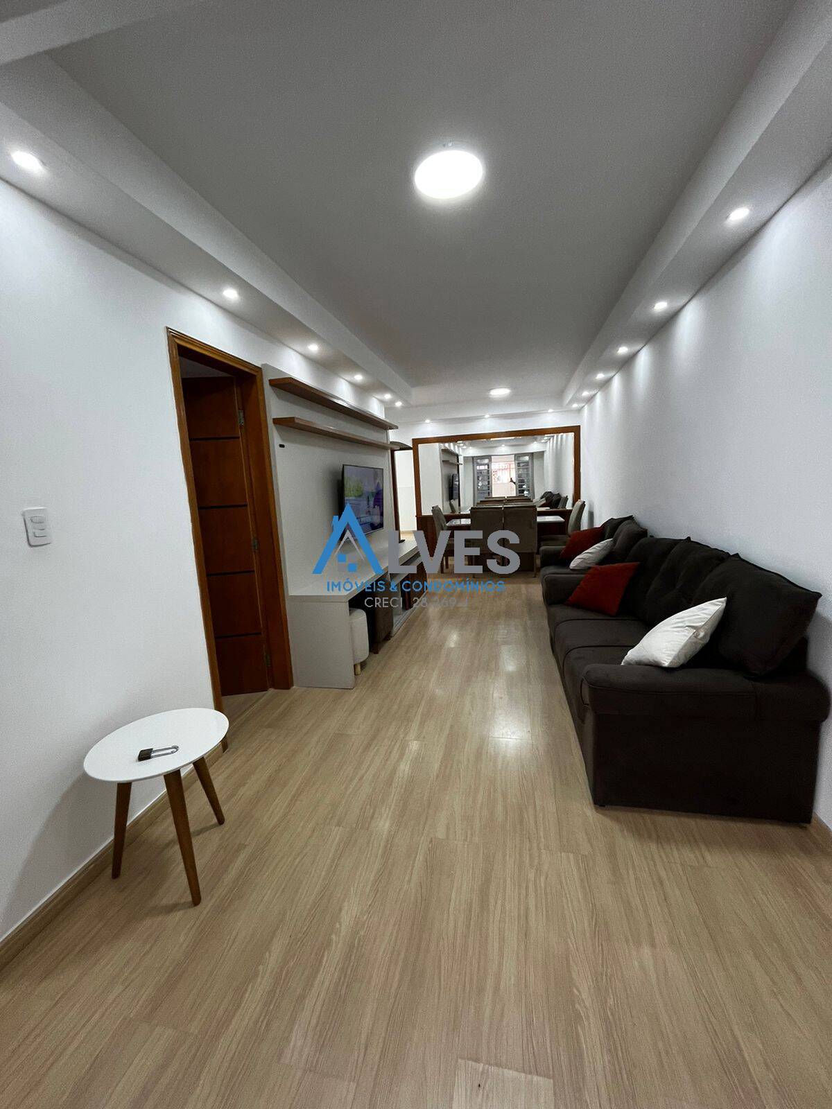 Casa à venda com 4 quartos, 154m² - Foto 2