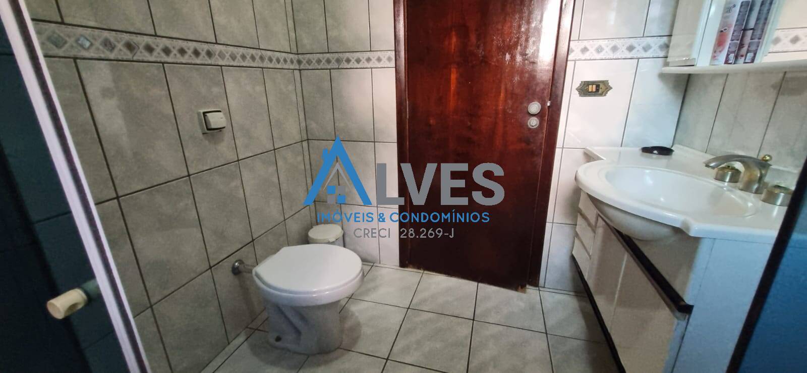 Casa à venda com 4 quartos, 300m² - Foto 37