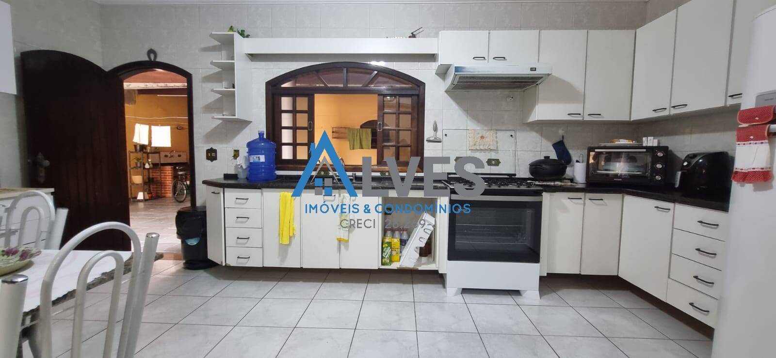 Casa à venda com 4 quartos, 300m² - Foto 13