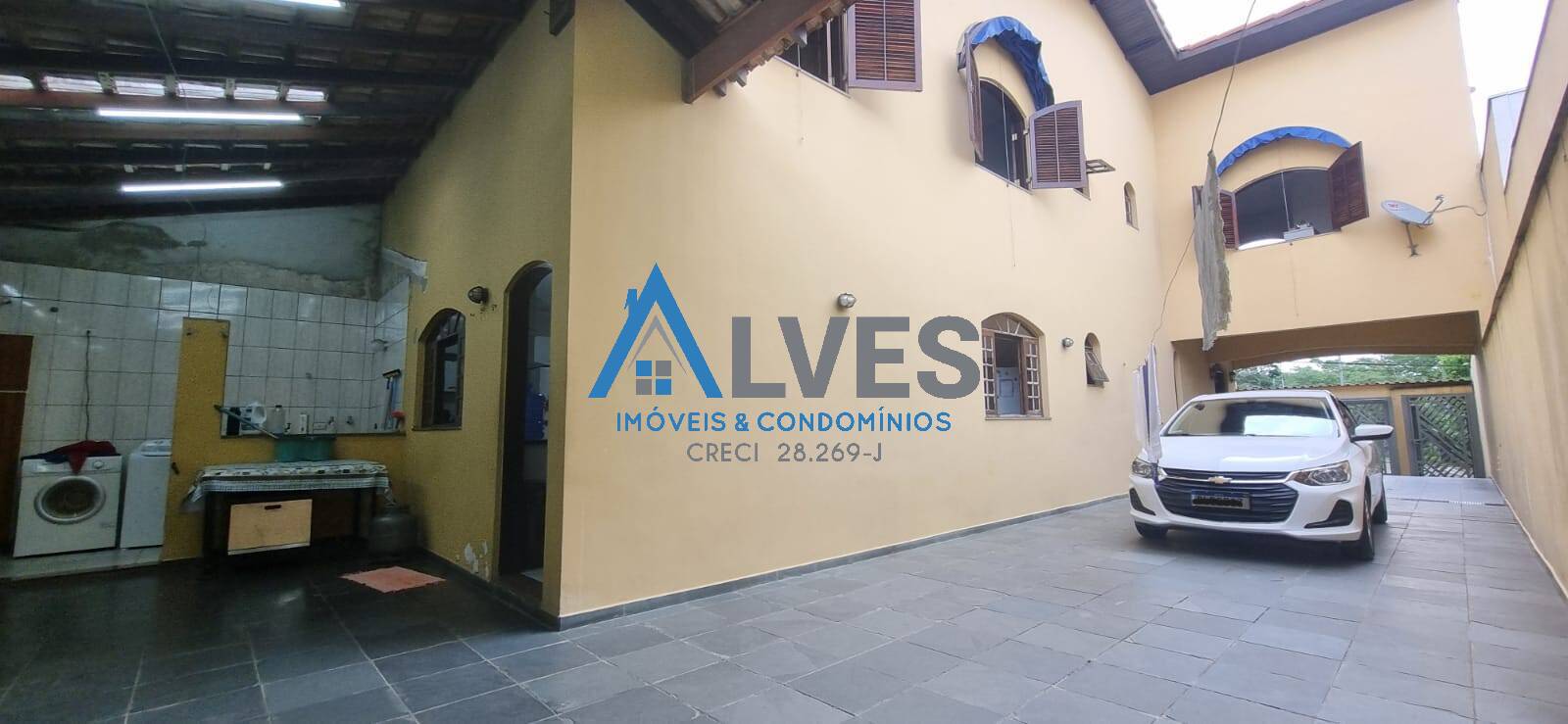 Casa à venda com 4 quartos, 300m² - Foto 4