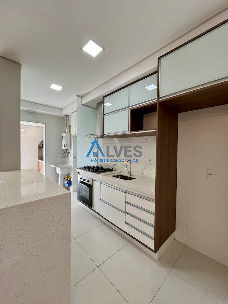 Apartamento à venda com 2 quartos, 77m² - Foto 2