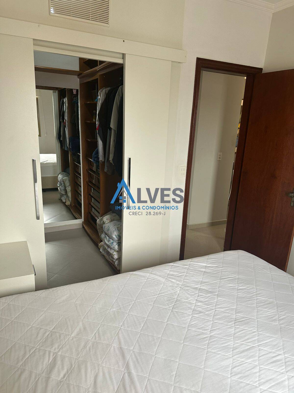 Apartamento à venda com 2 quartos, 70m² - Foto 16