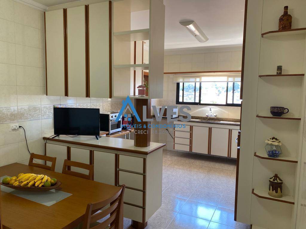 Apartamento à venda com 4 quartos, 185m² - Foto 17