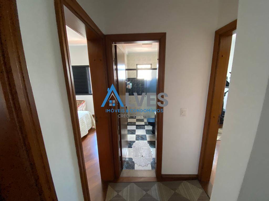 Apartamento à venda com 4 quartos, 185m² - Foto 32