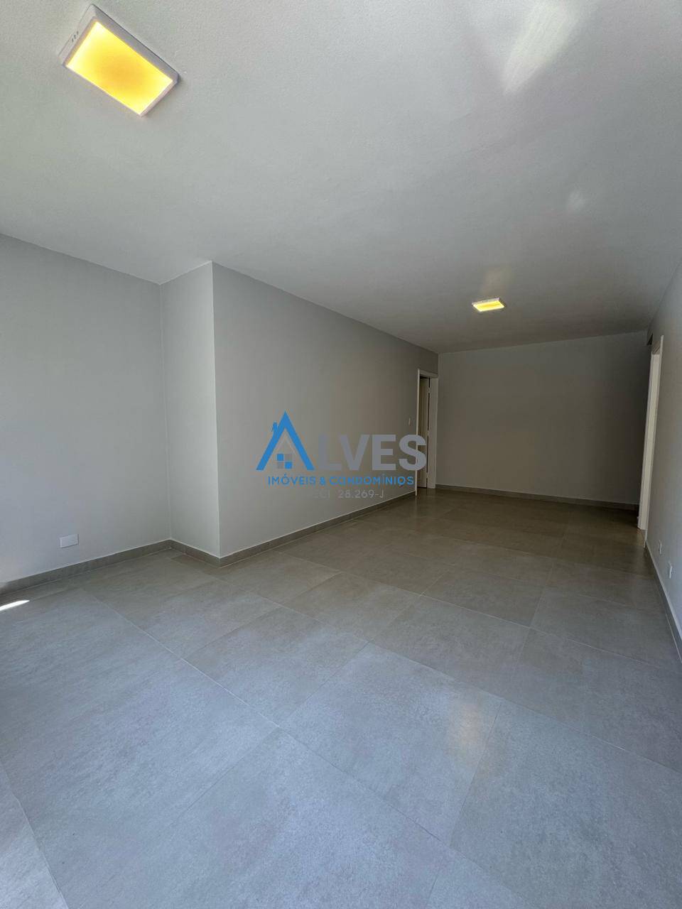 Apartamento à venda com 2 quartos, 88m² - Foto 2