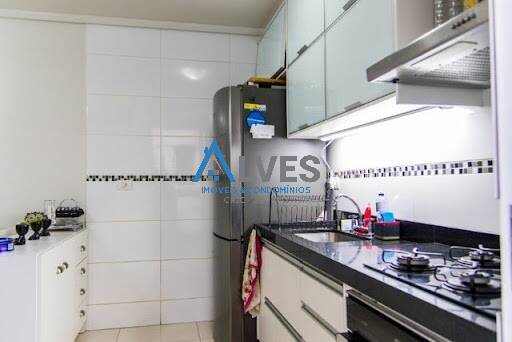 Apartamento à venda com 2 quartos, 60m² - Foto 11