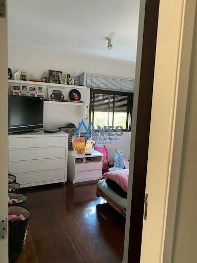 Apartamento à venda com 3 quartos, 209m² - Foto 29