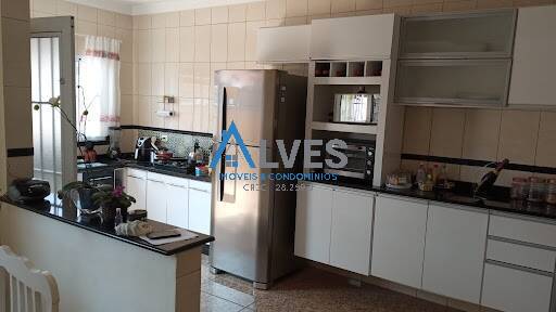 Sobrado à venda com 3 quartos, 200m² - Foto 14