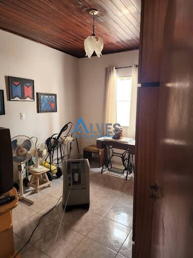 Casa à venda com 4 quartos, 300m² - Foto 24