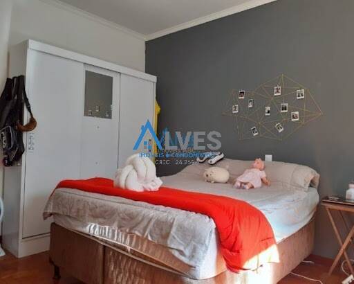 Casa à venda com 2 quartos, 121m² - Foto 1