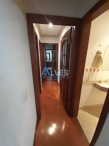 Apartamento à venda com 3 quartos, 123m² - Foto 32