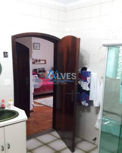 Casa à venda com 4 quartos, 250m² - Foto 26