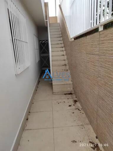 Casa à venda com 3 quartos, 140m² - Foto 2