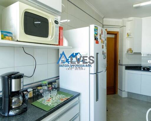 Apartamento à venda com 3 quartos, 135m² - Foto 29