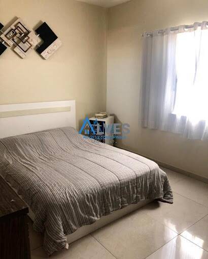 Casa à venda com 3 quartos, 200m² - Foto 14