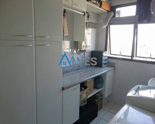 Apartamento à venda com 3 quartos, 161m² - Foto 2