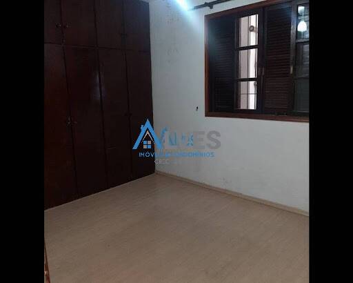 Sobrado à venda com 3 quartos, 202m² - Foto 2