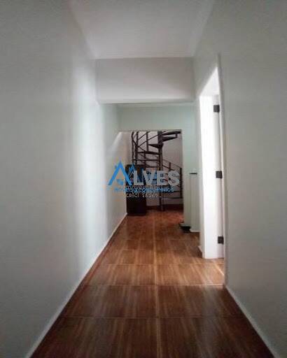 Casa à venda com 4 quartos, 225m² - Foto 29