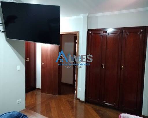 Apartamento à venda com 3 quartos, 161m² - Foto 4