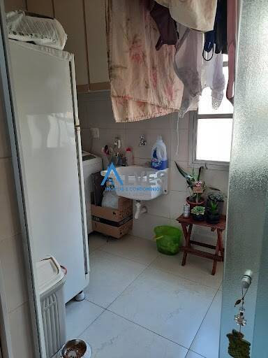 Apartamento à venda com 3 quartos, 110m² - Foto 2