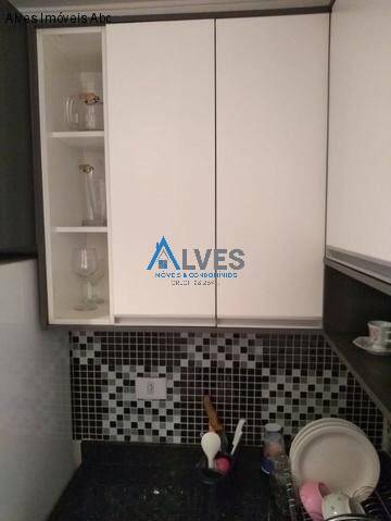 Apartamento à venda com 2 quartos, 65m² - Foto 3