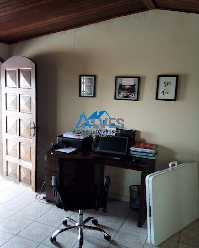 Casa à venda com 3 quartos, 159m² - Foto 2