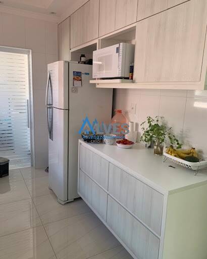 Apartamento à venda com 2 quartos, 65m² - Foto 2