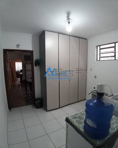 Casa à venda com 3 quartos, 220m² - Foto 17