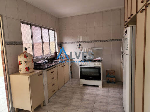 Casa à venda com 4 quartos, 300m² - Foto 16