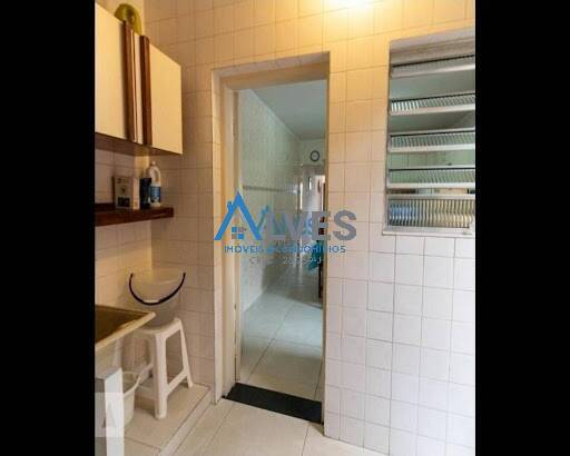 Sobrado à venda com 4 quartos, 250m² - Foto 2