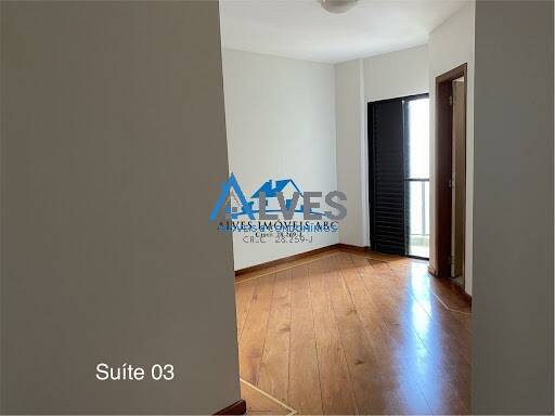 Apartamento à venda com 3 quartos, 140m² - Foto 32