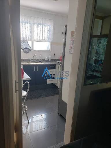 Apartamento à venda com 3 quartos, 170m² - Foto 2