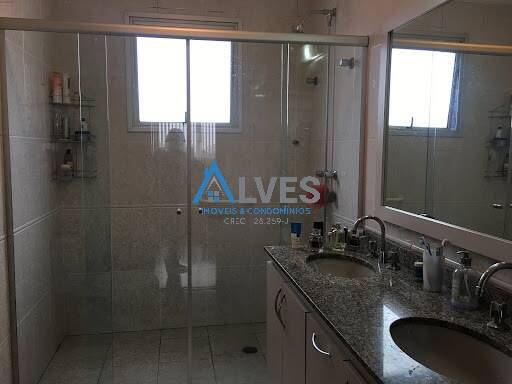 Apartamento à venda com 4 quartos, 165m² - Foto 2