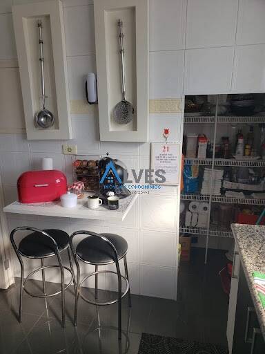 Apartamento à venda com 3 quartos, 170m² - Foto 4