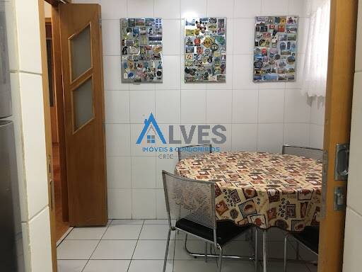 Apartamento à venda com 4 quartos, 165m² - Foto 4