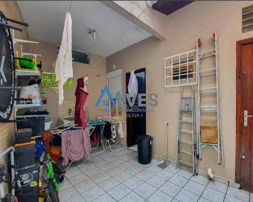 Casa à venda com 3 quartos, 220m² - Foto 6