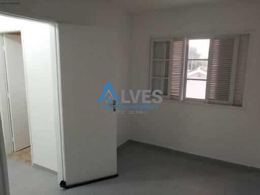 Casa à venda com 4 quartos, 200m² - Foto 7