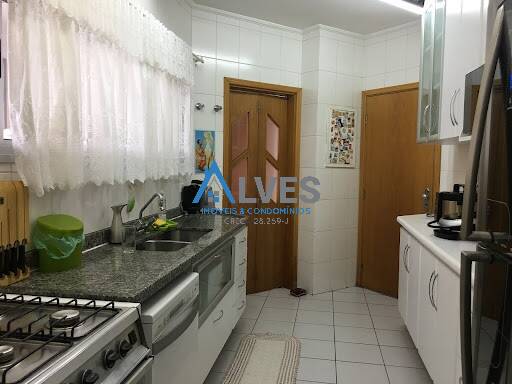 Apartamento à venda com 4 quartos, 165m² - Foto 8