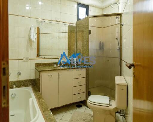 Apartamento à venda com 3 quartos, 135m² - Foto 27