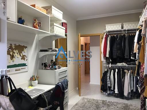 Apartamento à venda com 4 quartos, 188m² - Foto 9