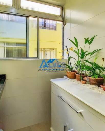 Apartamento à venda com 2 quartos, 67m² - Foto 10