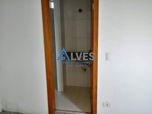 Apartamento à venda com 2 quartos, 55m² - Foto 11