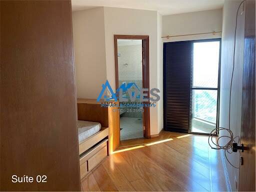 Apartamento à venda com 3 quartos, 140m² - Foto 10