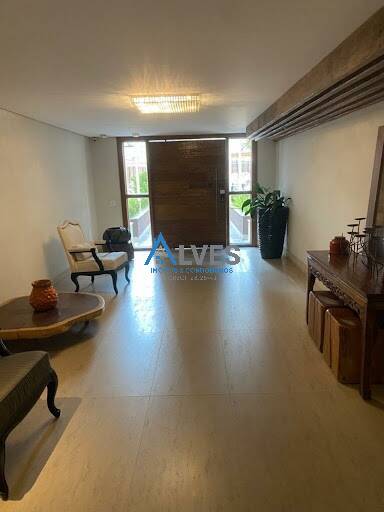 Apartamento à venda com 3 quartos, 209m² - Foto 4