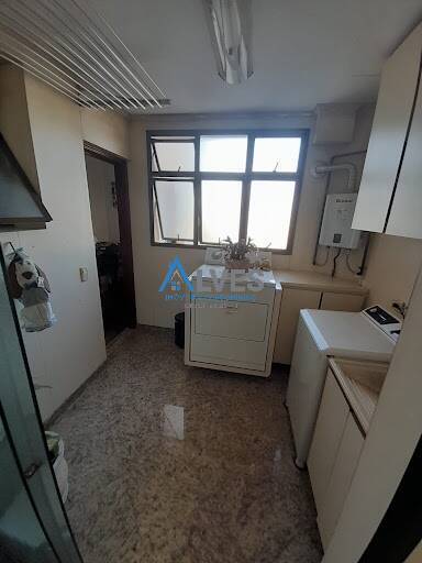 Apartamento à venda com 3 quartos, 123m² - Foto 9