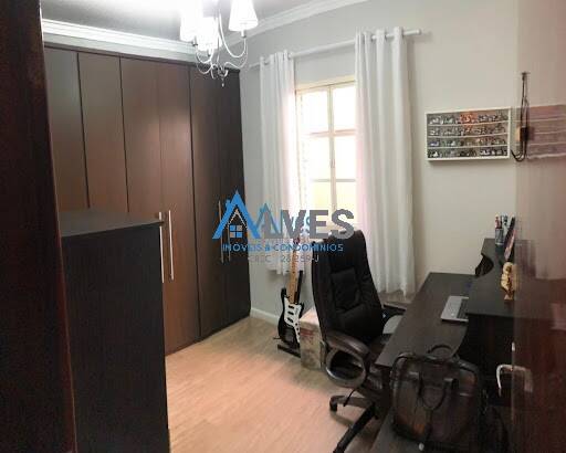 Casa à venda com 3 quartos, 220m² - Foto 15