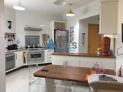 Apartamento à venda com 4 quartos, 188m² - Foto 4