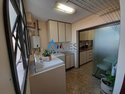 Apartamento à venda com 3 quartos, 123m² - Foto 8