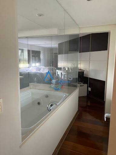 Apartamento à venda com 3 quartos, 209m² - Foto 2